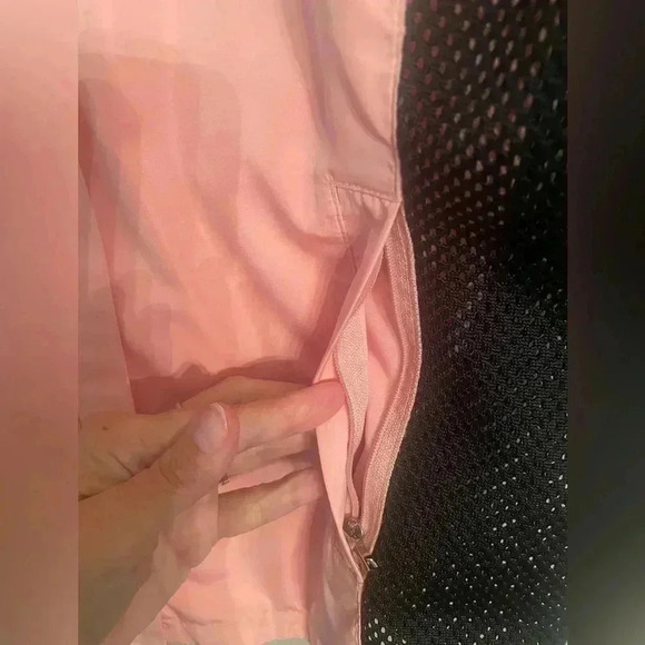 Carlisle Pink Vest Black Mesh sides Zip up, Cinch Back Size 8 Preppy Athleisure - Picture 6 of 8